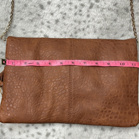 Super Cute Brown Oversized Clutch w / Removable Chain - Picture 6 of 9